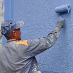 Фасадная краска: как защитить дом от дождя, солнца и времени без лишних затрат